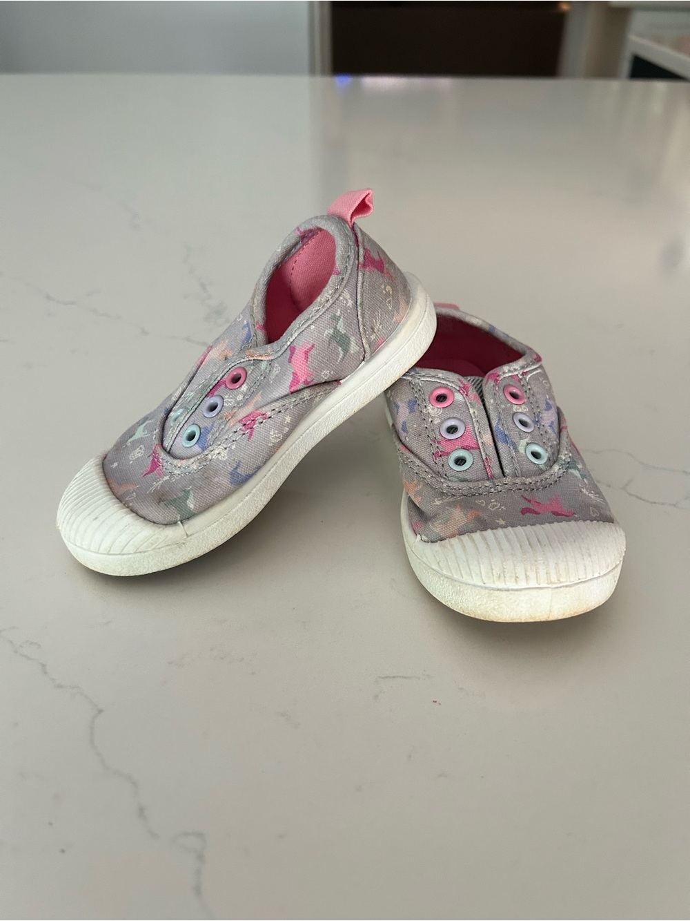 Girls Slip-On Canvas Sneakers in Light Gray with Pink Accents